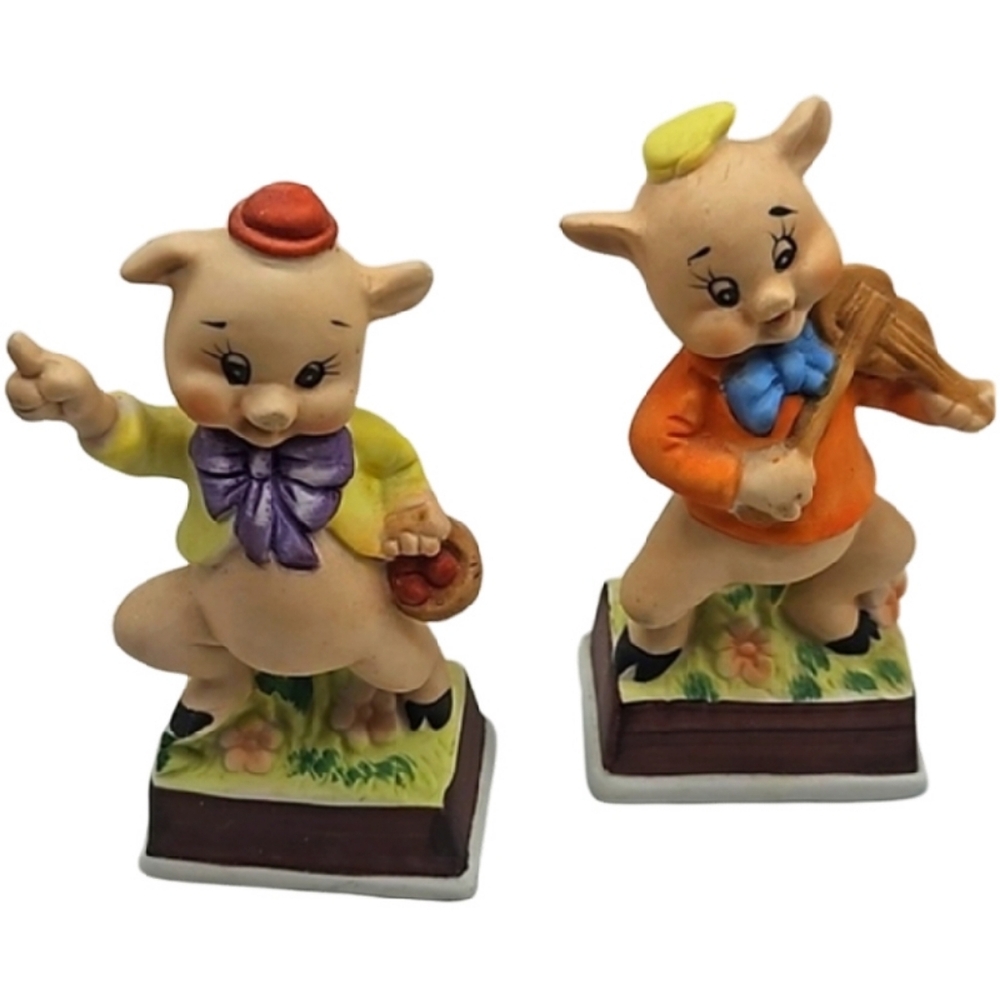 2 piece ceramic piggie figurine